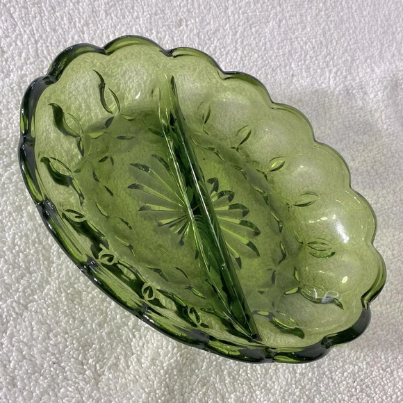 Vintage Indiana Avocado  Green Thumb Print Scalloped Edge Divided Relish Dish - Picture 5 of 14